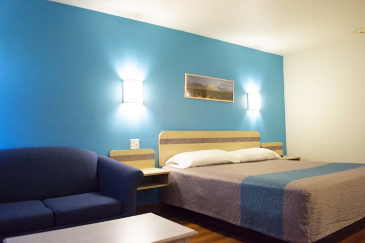 Room 21 of 27