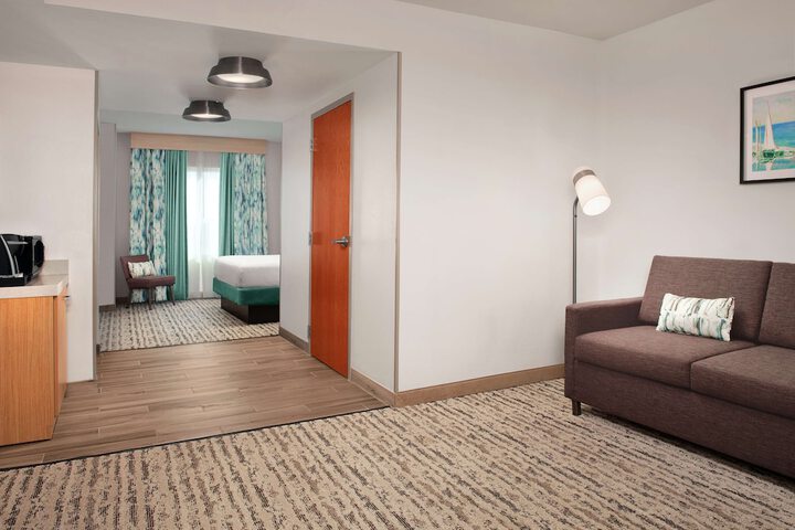 Room 9 of 30