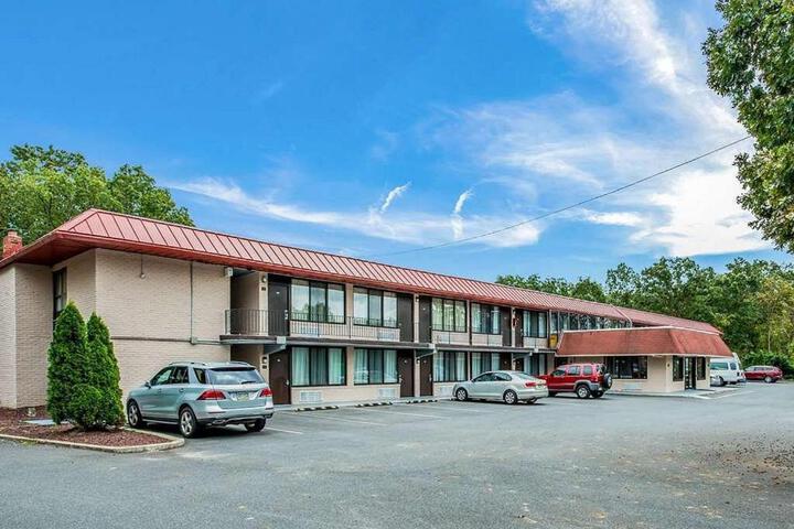 Red Carpet Inn & Suites NJ-73