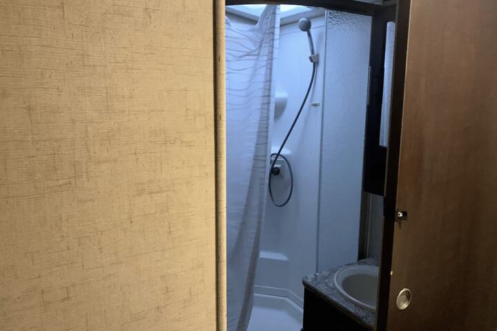 Room 10 of 33