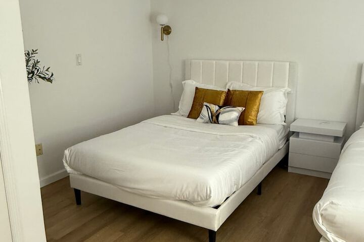 Elegant Hideaway with Free Parking
