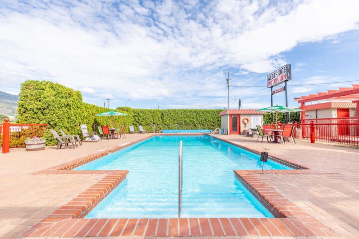 Pool 4 of 42