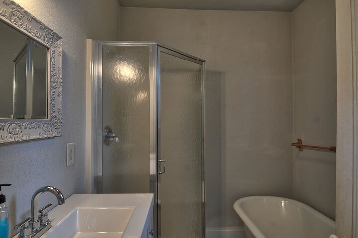 Room 42 of 57