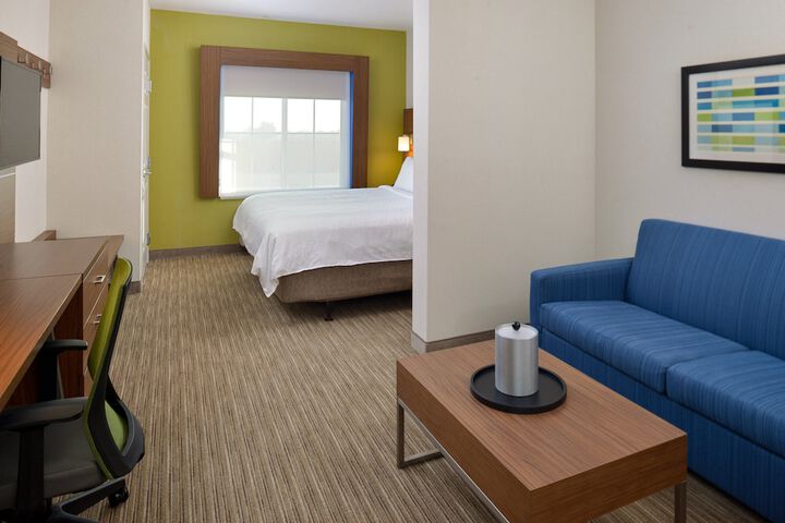 Room 25 of 36
