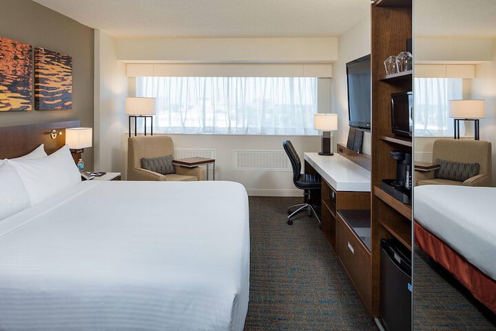 Room 48 of 102