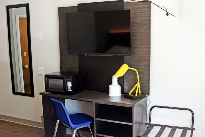 Room 32 of 36