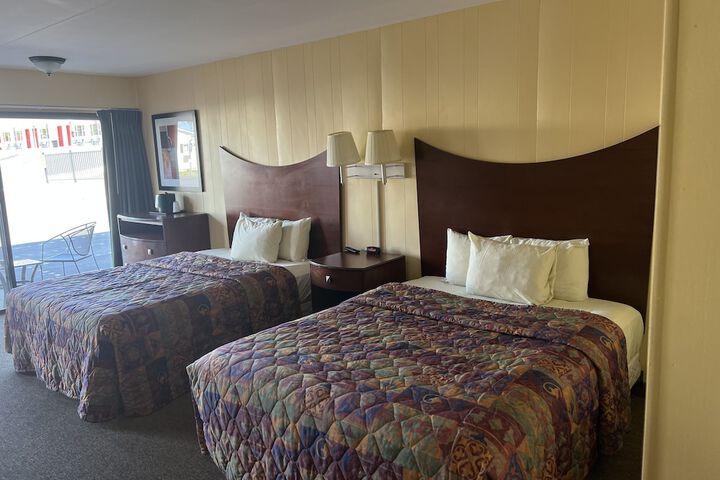 Room 134 of 443