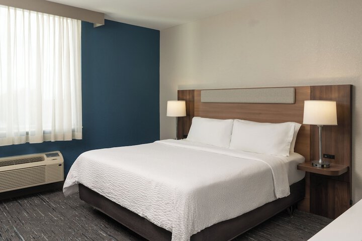 Room 27 of 41
