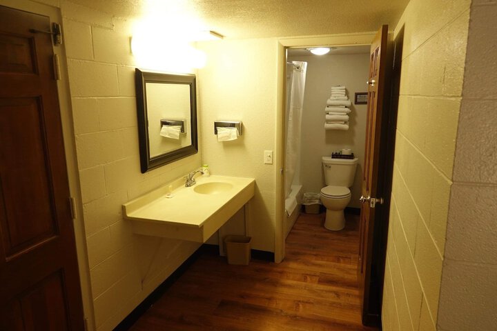 Room 7 of 11