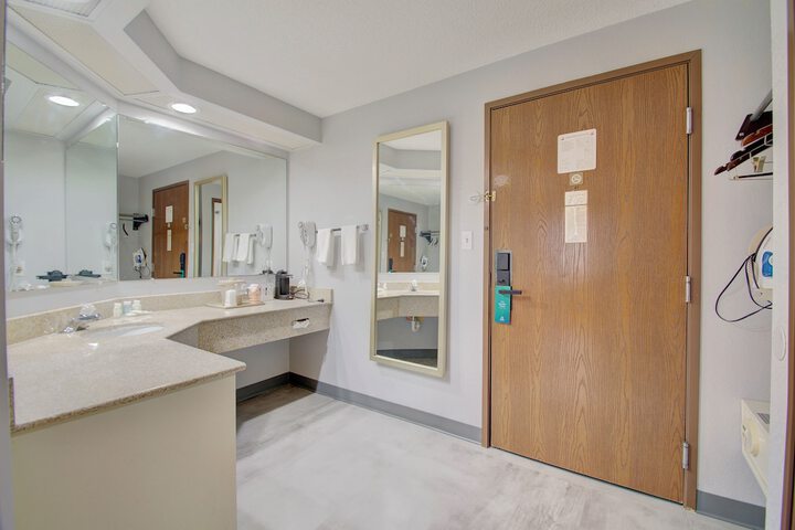 Quality Inn & Suites CVG Airport