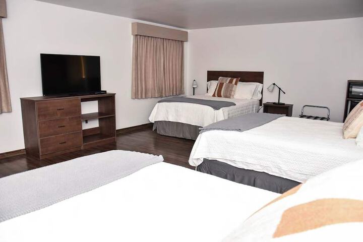 Room 6 of 16
