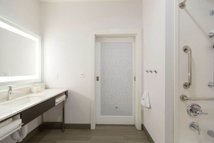 Room 19 of 41