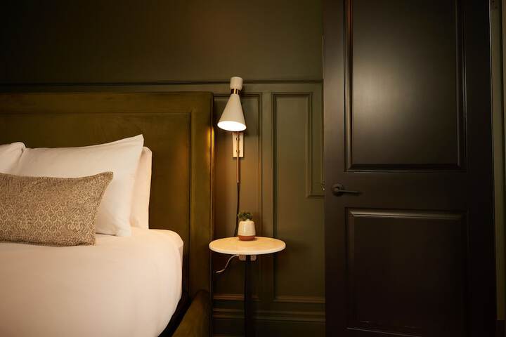 Room 65 of 66
