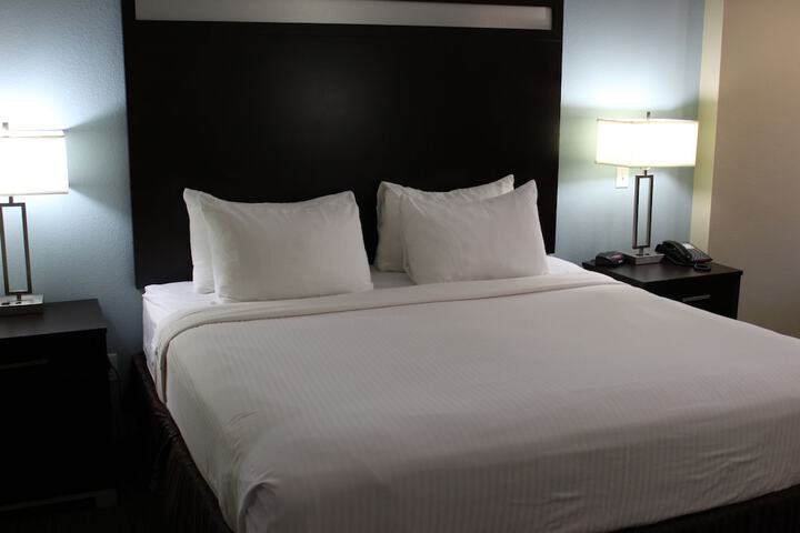 Room 27 of 35