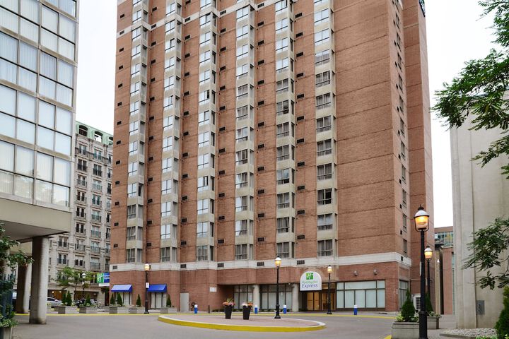 Holiday Inn Express Toronto - Downtown by IHG
