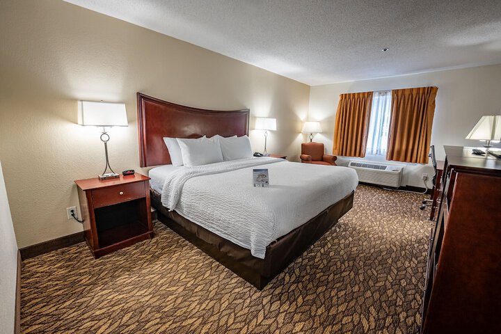 Christopher Inn and Suites