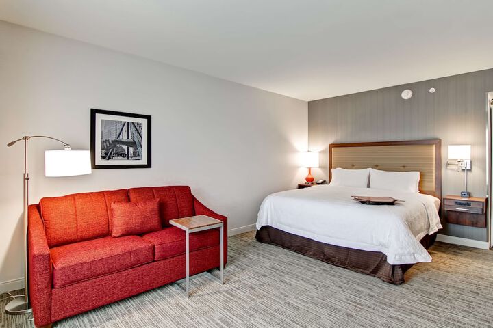 Hampton Inn & Suites Detroit / Troy