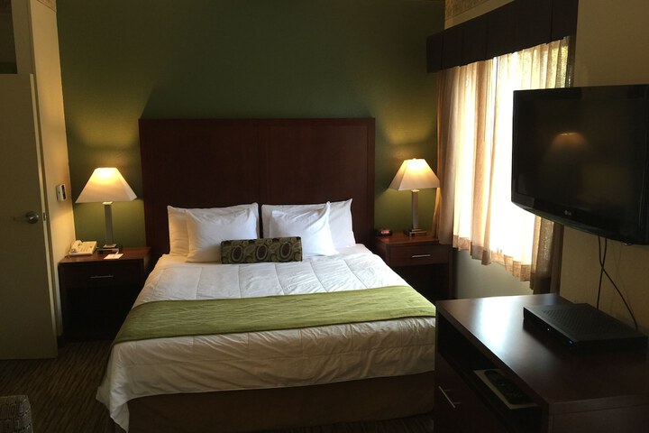 Room 28 of 42