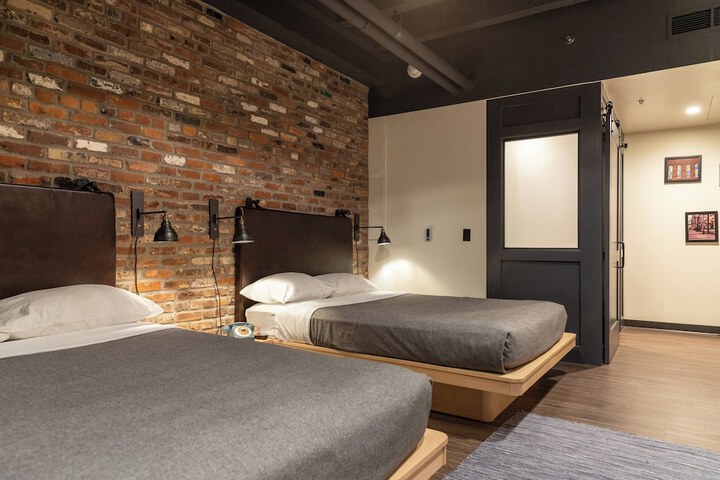 Room 18 of 31