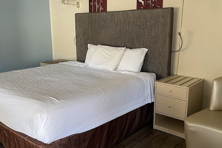 Safari Motel