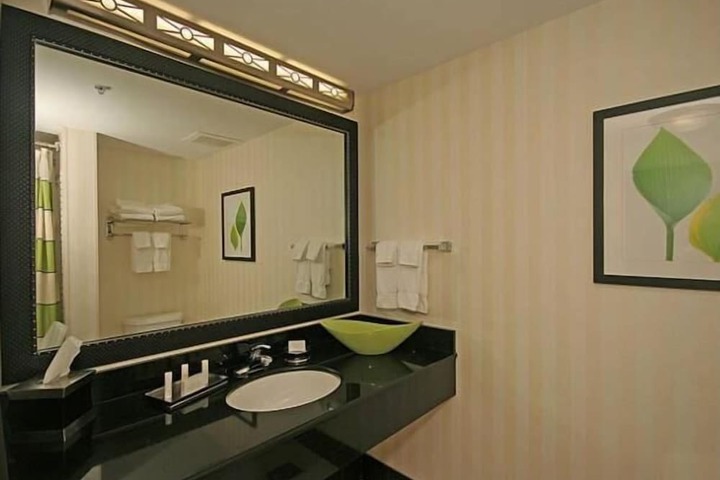 Room 21 of 48
