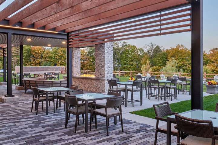 Courtyard by Marriott Petoskey at Victories Square