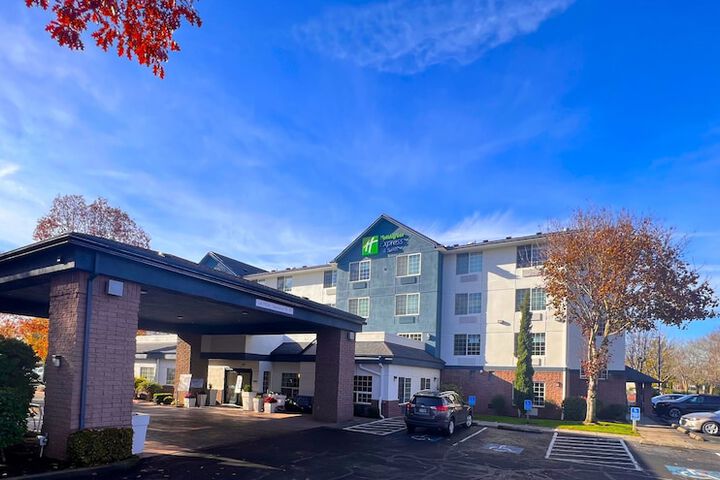 Hotel 8 of 120