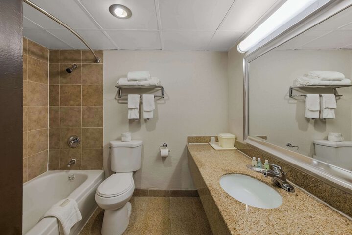 Room 16 of 37