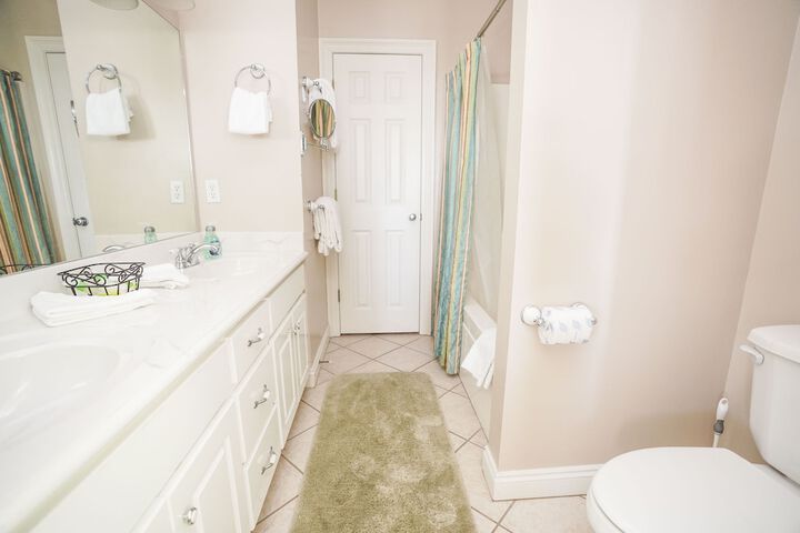 Room 10 of 20