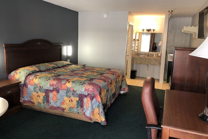 Riviera Motel