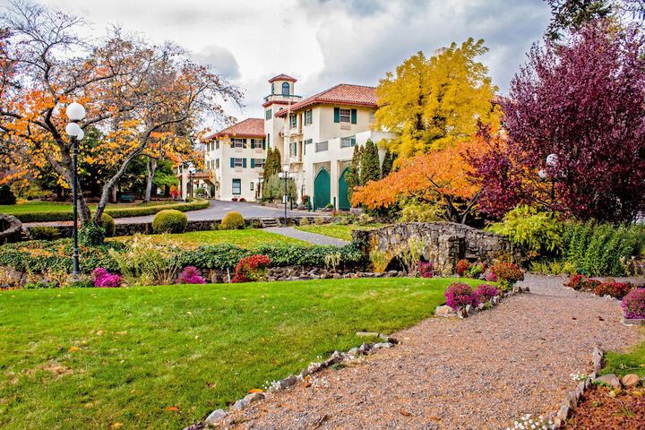Columbia Gorge Hotel and Spa