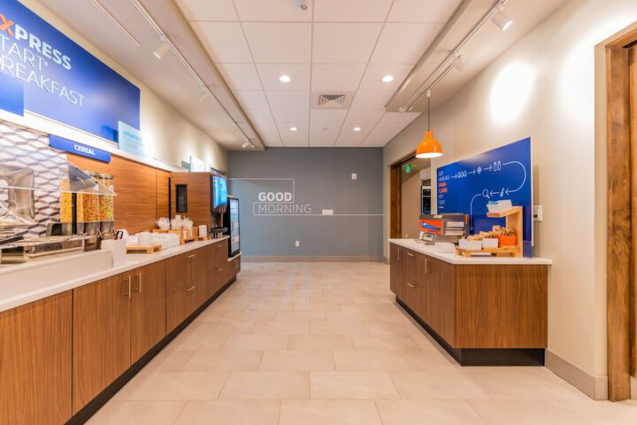 Breakfast/Coffee Service 97 of 117