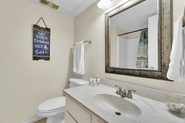 Room 150 of 231