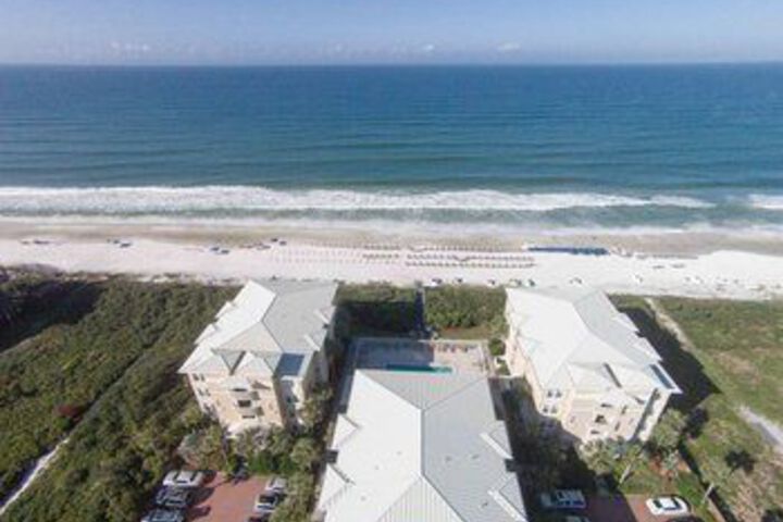 South Walton Studio by RedAwning