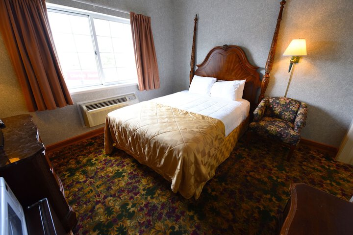 Room 30 of 48
