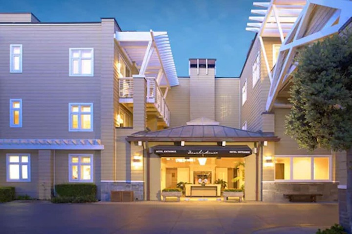 Hotel 3 of 55