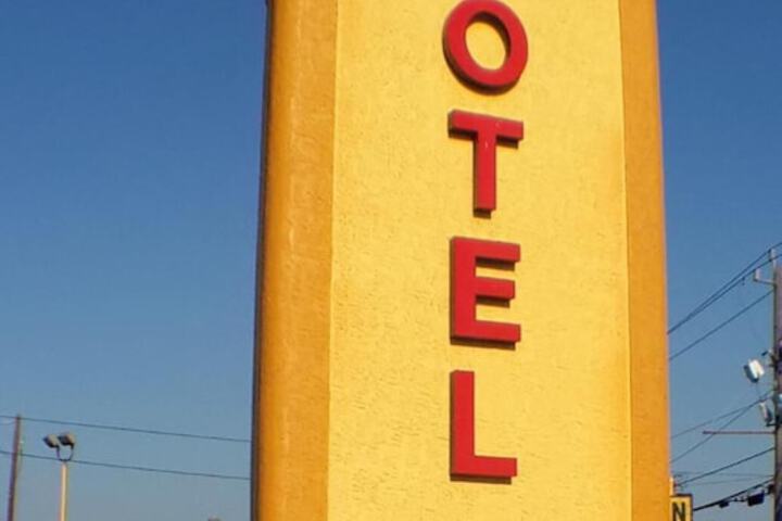 Hotel 4 of 43