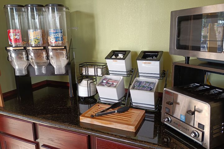 Breakfast/Coffee Service 33 of 38