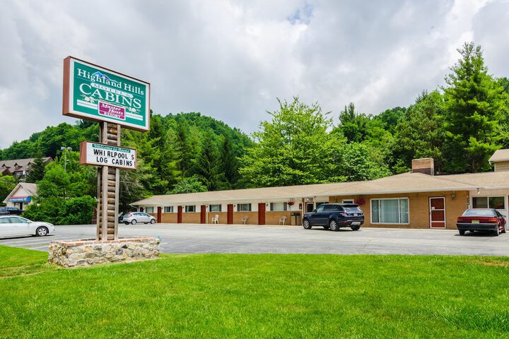 Highland Hills Motel and Cabins – a Master Hosts Resort