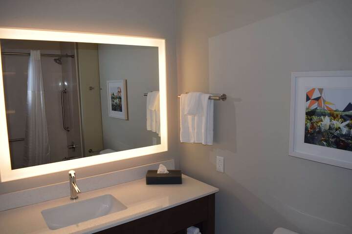 Room 13 of 35