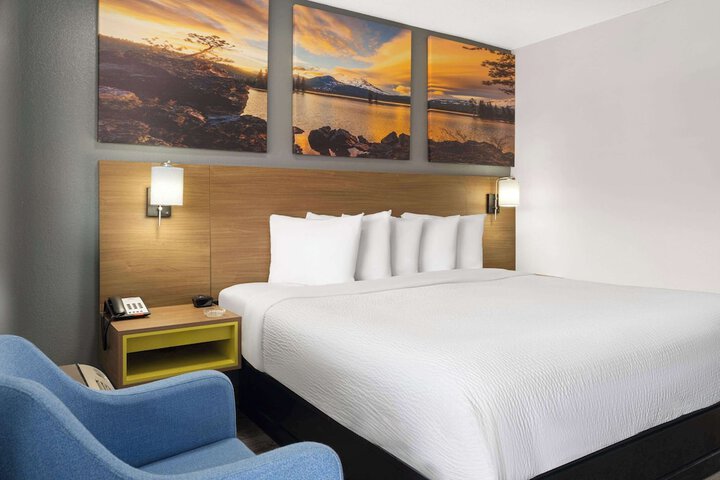 Room 21 of 35