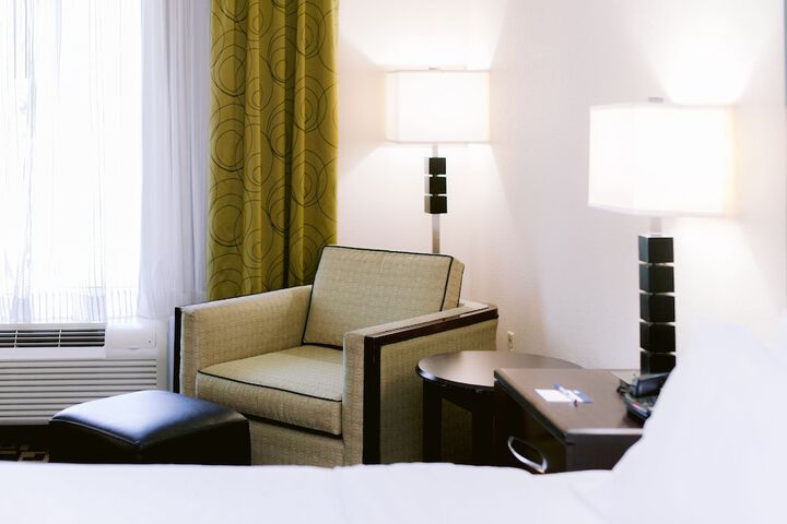 Room 28 of 70