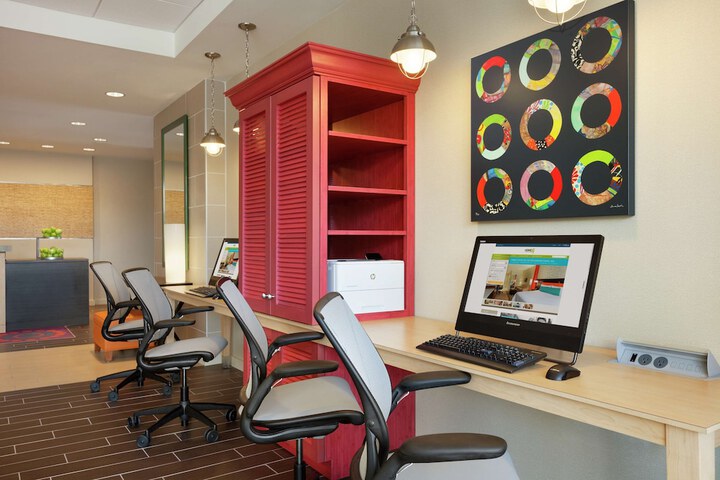 Business Center 26 of 27