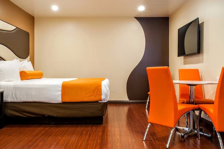 Room 27 of 34