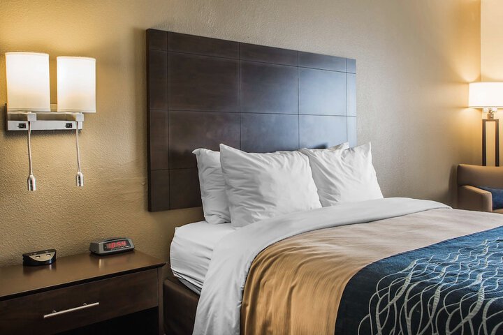 Comfort Inn & Suites Waterloo - Cedar Falls