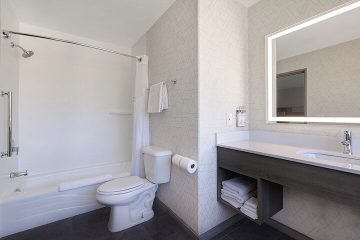Holiday Inn Express & Suites Moab by IHG