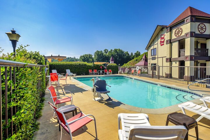 Pool 8 of 45