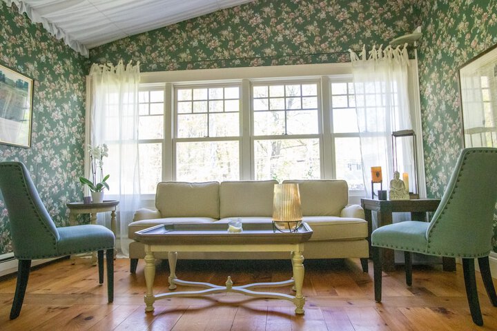 Brook Farm Inn
