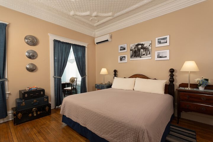 Room 11 of 25