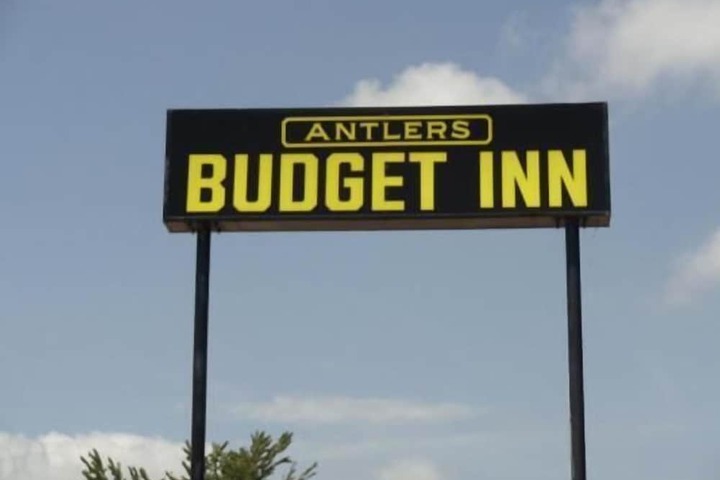 Antlers Budget Inn